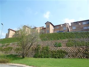 2 Bed Apartment in Helderkruin