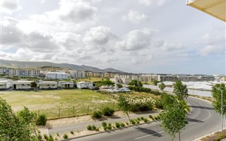 2 Bedroom Apartment in Burgundy Estate