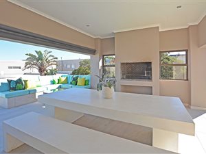 4 Bed House in Melkbosstrand