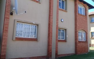 3 Bedroom Apartment in Rensburg