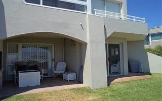 3 Bedroom House in Van Riebeeckstrand