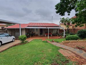 4 Bed House in Laudium