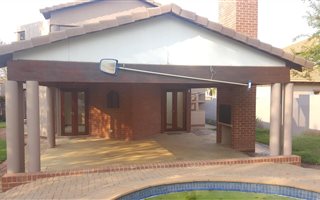 4 Bedroom House in Willow Acres