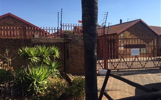 2 Bedroom Townhouse in Centurion CBD