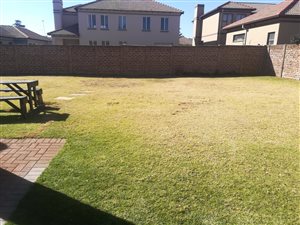 3 Bed Townhouse in Parkrand