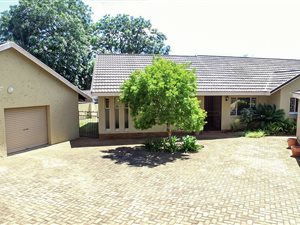 3 Bedroom House in White River Central