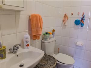 2 Bed Apartment in Waterkloof Glen
