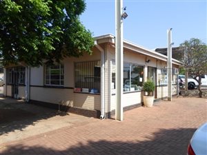 471 m² Office Space in Lyttelton Manor