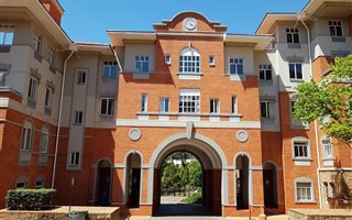 326 m² Commercial space in Houghton Estate