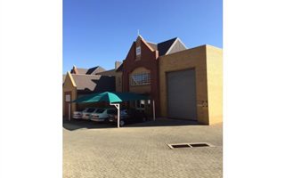 364 m² Retail Space in Sunnyrock