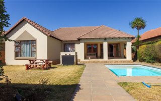 4 Bedroom House in Greenstone Hill