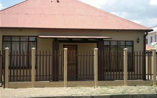 7 Bedroom House in Nigel