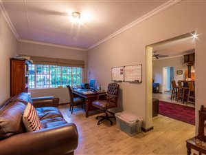 4 Bed House in Lynnwood Manor