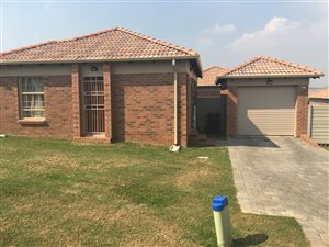 3 Bedroom House in Heuweloord