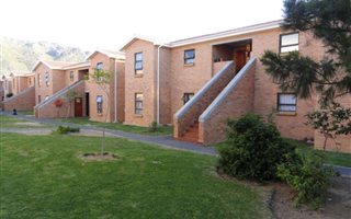 2 Bedroom Apartment in Gordons Bay Central