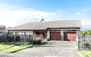 4 Bedroom House in Glenhaven
