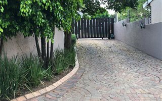 2 Bedroom House in Allens Nek