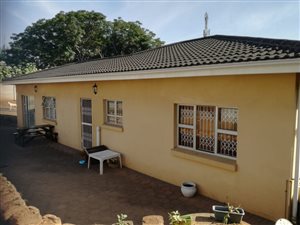 4 Bed Simplex in Kenville