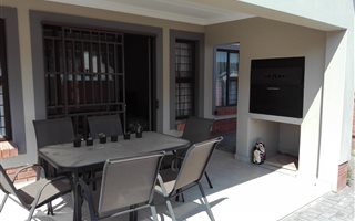 2 Bedroom Apartment in Kyalami Hills