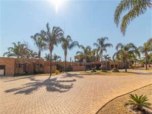 4 Bed House in Ruimsig AH