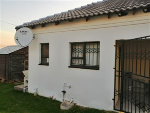 1 Bed Garden Cottage in The Reeds