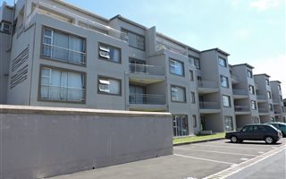 3 Bedroom Apartment in Athlone Park