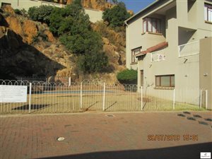 2 Bed Townhouse in Winchester Hills