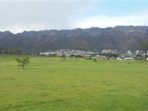 416 m² Land available in Fairview Golf Estate