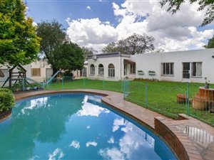 8 Bed House in President Ridge