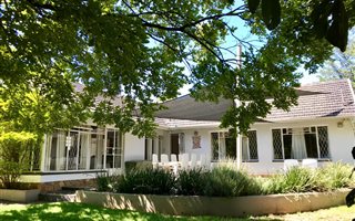 2 Bedroom House in Kensington B