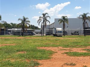 7800 m² Industrial space in Sinoville