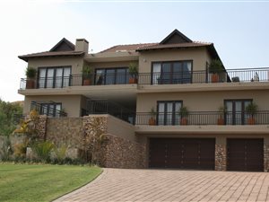 4 Bed House in Kameelfontein and surrounds