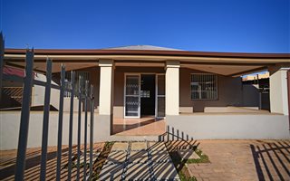 120 m² Office Space in Springs Central