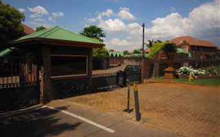2 Bedroom Apartment in Eldoraigne