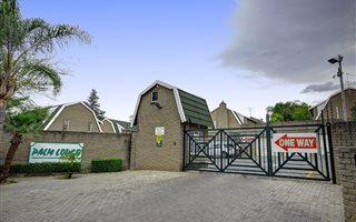 3 Bedroom Townhouse in Malanshof