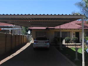 4 Bed House in Brackendowns