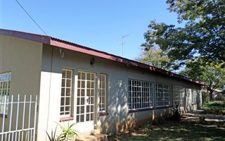 3 Bedroom House in Vanderbijlpark SW5