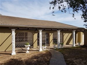 3 Bed House in Oudtshoorn Central