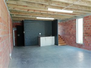90 m² Retail Space in Fairview