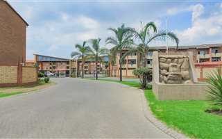2 Bedroom Townhouse in Comet