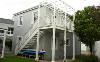 2 Bedroom House in Thesen Islands