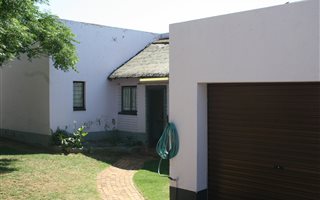 3 Bedroom House in Grobler Park