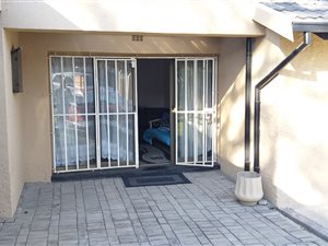 2 Bed Garden Cottage in Croydon