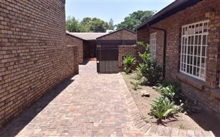 3 Bedroom Townhouse in Middelburg Central