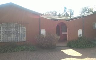 4 Bedroom House in Rooihuiskraal
