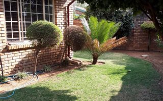 3 Bedroom Townhouse in Eldoraigne