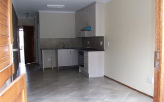 3 Bedroom Simplex in Albertsdal