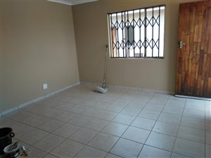 3 Bed Simplex in Windmill Park