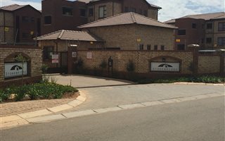 2 Bedroom Apartment in Randpark Ridge