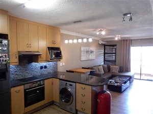 3 Bed Flat in Nieuw Muckleneuk